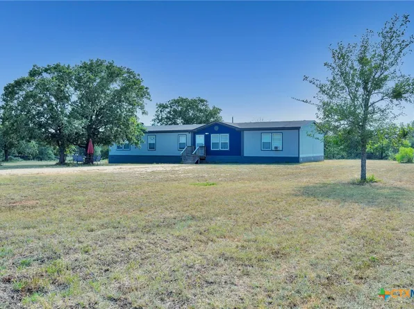 400 Woody Hollow Rd, Luling, TX 78648
