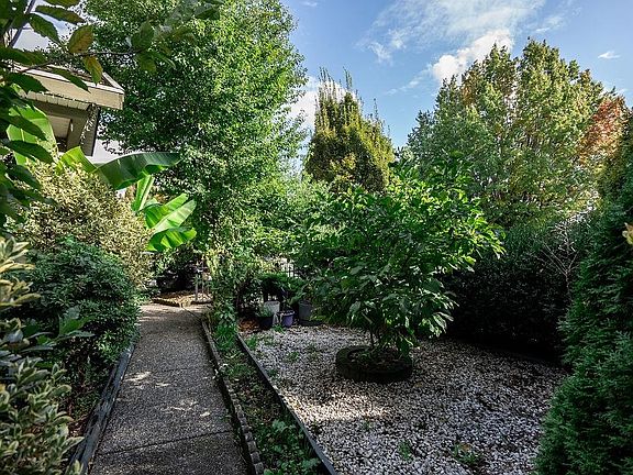 4th image of 1237 SE Marine Dr