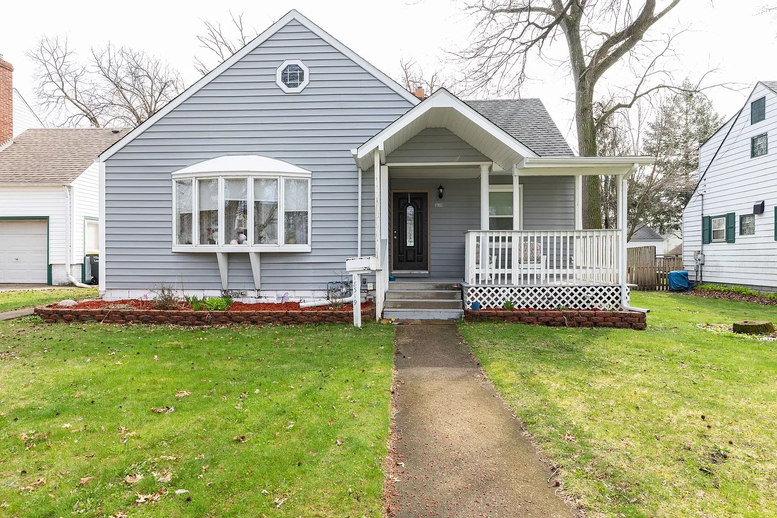 18319 Walter St photo 1
