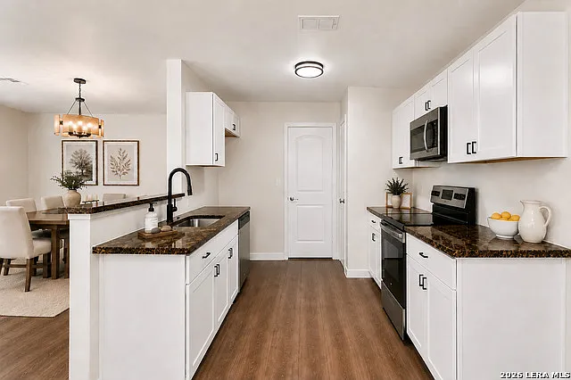 3 bed, 2.0 bath, 1404 sqft, $1,700 — Photo 4