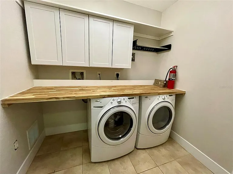 111 N 12th St #1810 — Photo 28