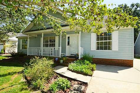 Beautiful Curb Appeal!