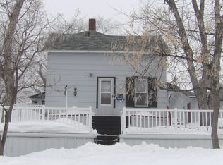 811 3rd Ave NE, Valley City, ND 58072