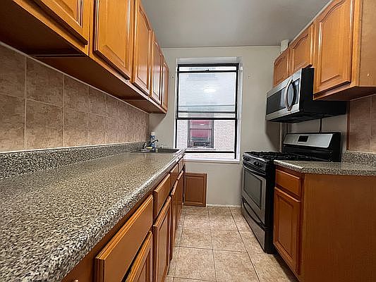 3rd image of 418 W 130th St APT 56