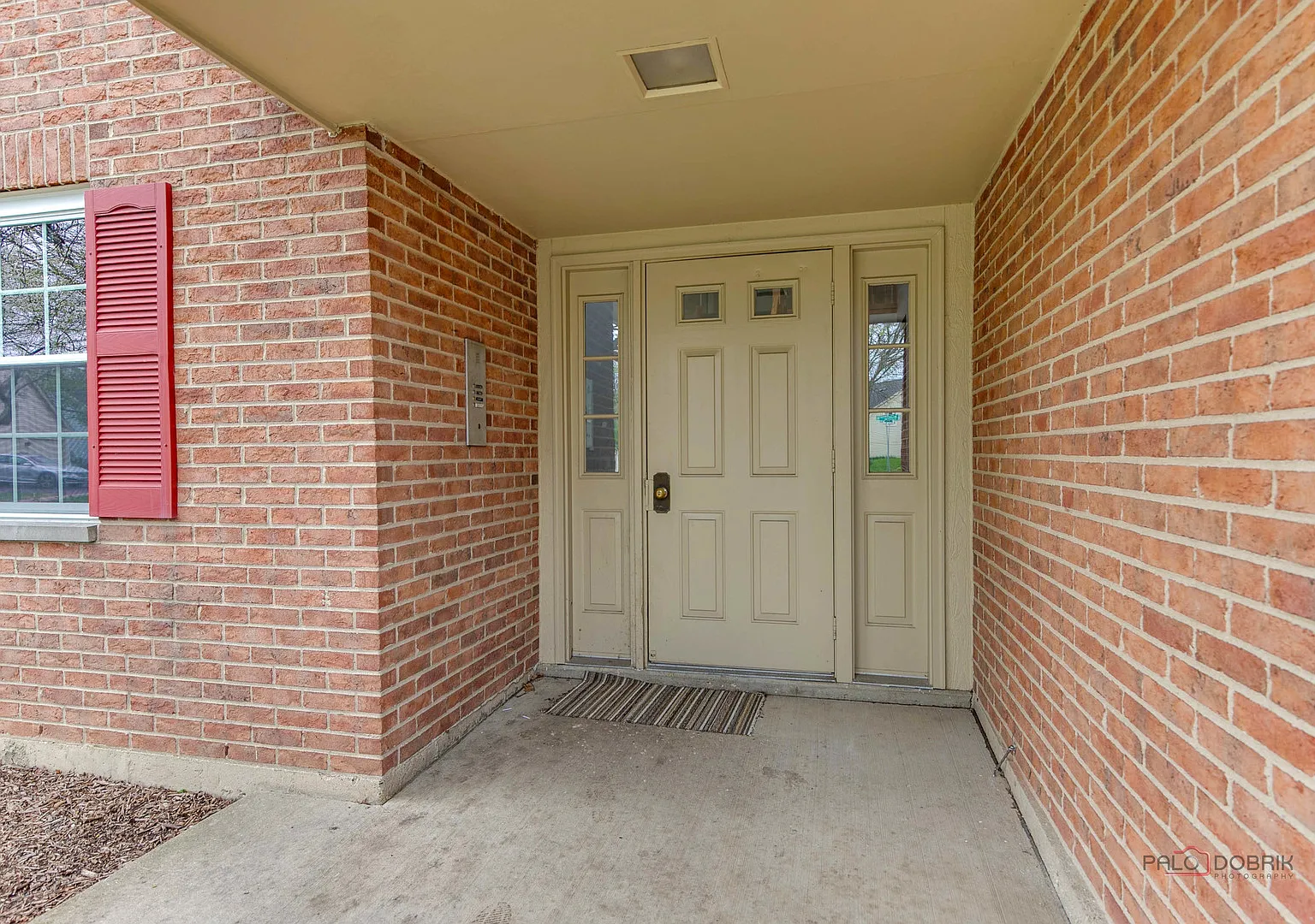 3 bed, 1300 sqft, $2,595 — Photo 3