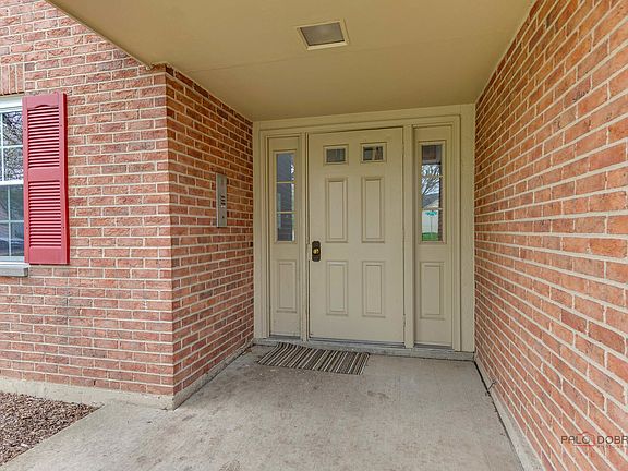 3rd image of 311 Glasgow Ln Unit Z2