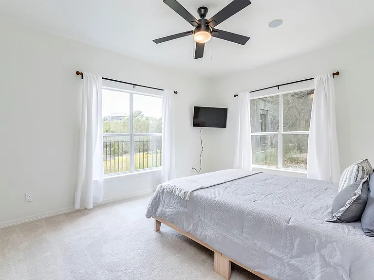 22401 Briarview Dr — Photo 26