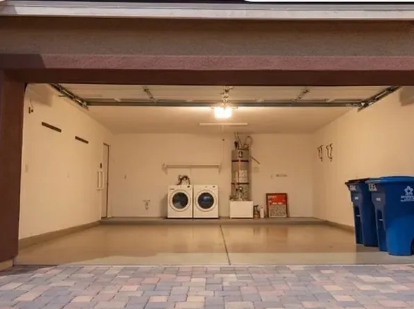 2773 Chetco River St, Laughlin, NV 89029