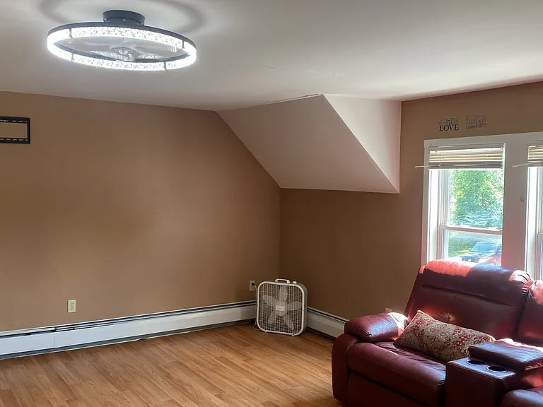 170 Woodstock Ave — Photo 3