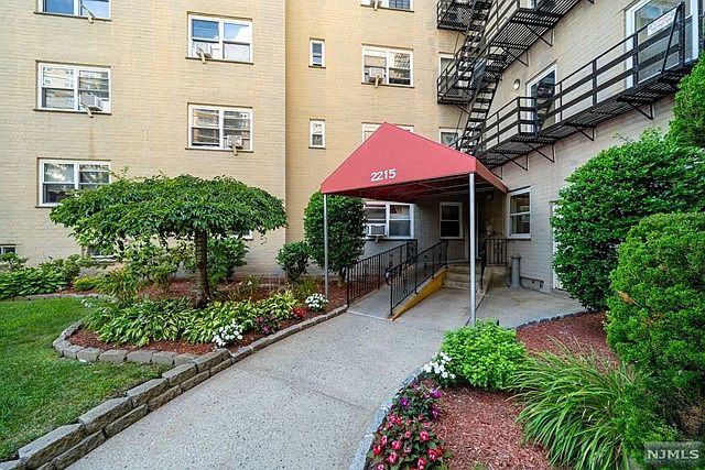 2215 N Central Rd APT 5D, Fort Lee, NJ 07024 | Zillow