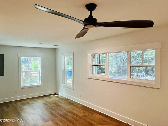3rd image of 2509 Acorn Hill Avenue