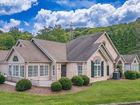 3rd image of 1729 Skyland Falls Ct #1729