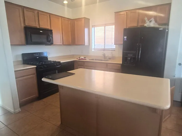 2404 E Calle Lena Verde — Photo 11