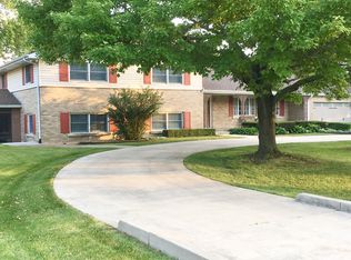 1074 W Ivy Ln, Kankakee, IL 60901