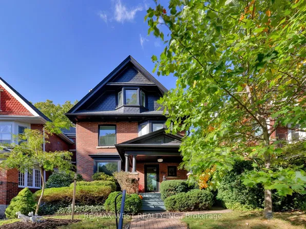 226 Wright Ave, Toronto, ON M6R 1L3
