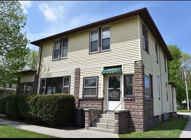 111 W Columbia St — Photo 1