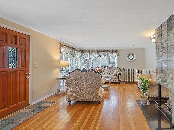 4th image of 7218 Willow Rd