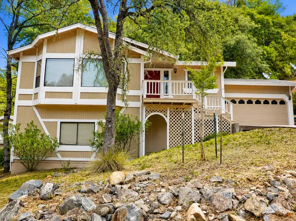18876 Jayhawk Dr, Penn Valley, CA 95946