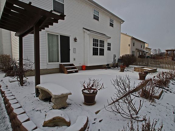 4th image of 300 Prairie Run Dr