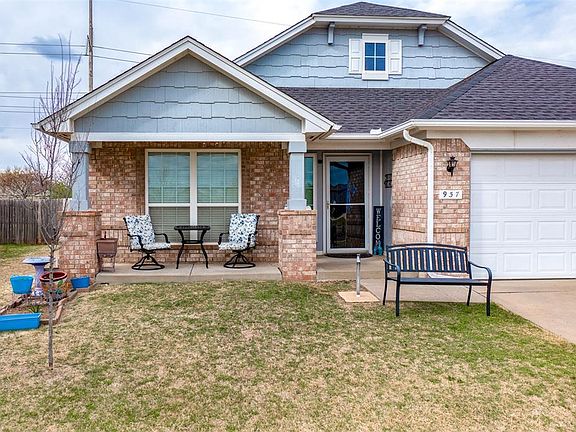 2nd image of 937 SW 157th Cir