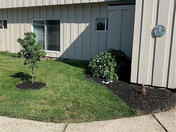 3rd image of 1303 Meadowview Dr