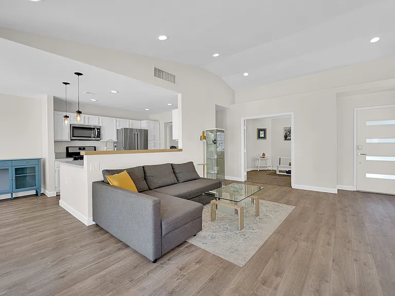 2505 Sea Venture Dr — Photo 9