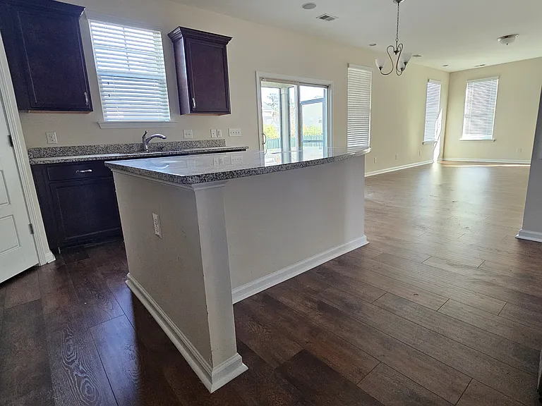147 McCrady Dr — Photo 4