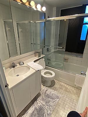 4th image of 150 W 51st St APT 1119