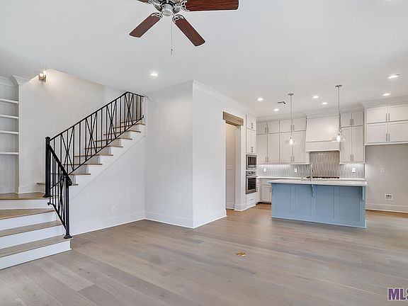 4th image of 1832 Rouzan Ave