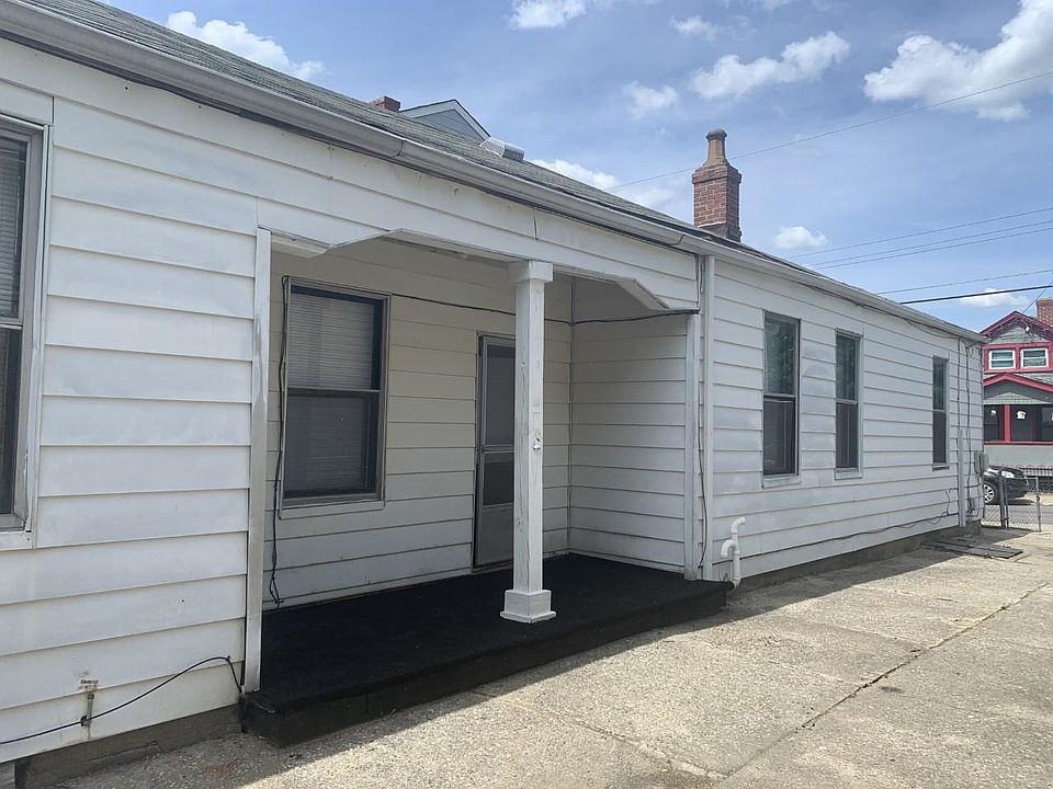 2nd image of 1020 Ann St