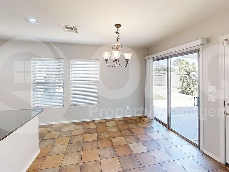 11012 W College Dr — Photo 6