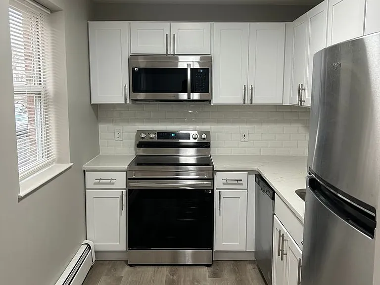 Austin Manor Apartments — Photo 27