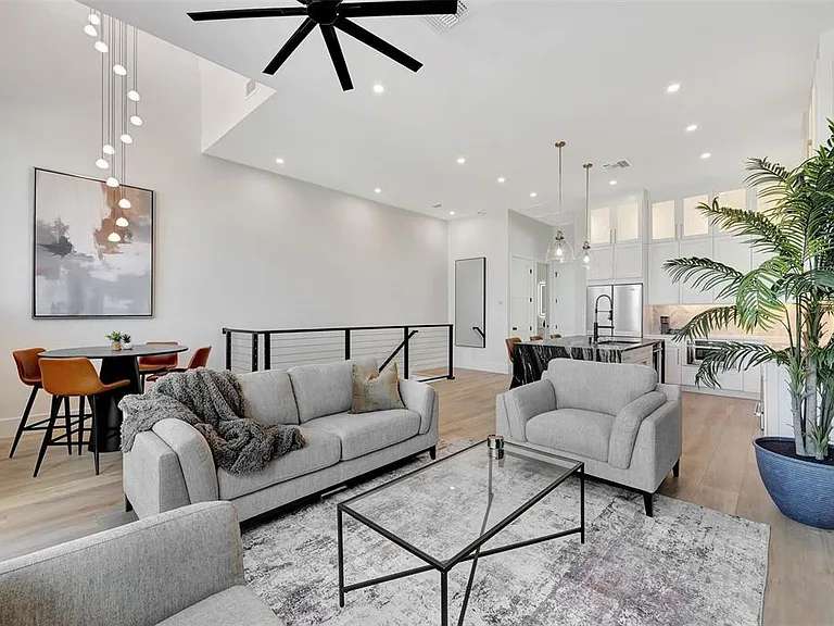 341 Albert St — Photo 18