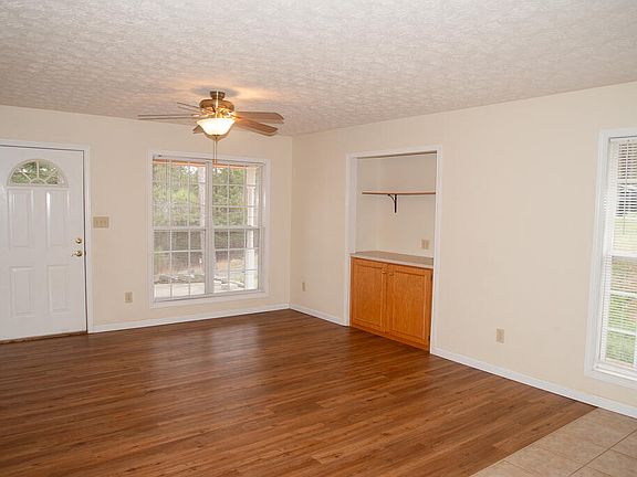 2nd image of 49 Kaitlyn Ct