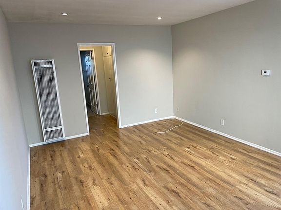 3rd image of 418 Avenue F #A