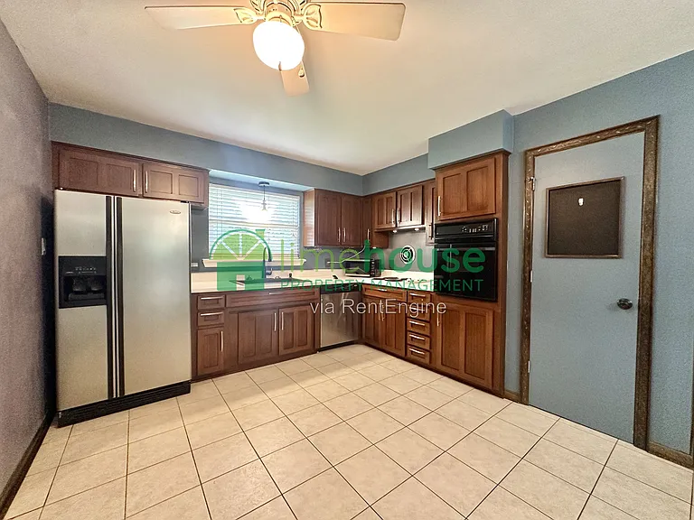 417 Lynn Shores Dr — Photo 11