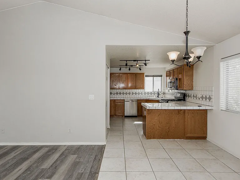 2195 E Emerald River Way — Photo 7