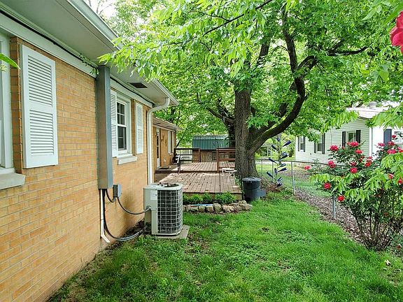 4th image of 1021 S Jackson St