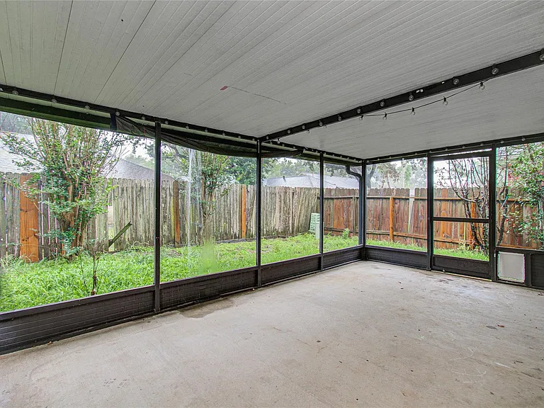 16835 Carbridge Dr — Photo 41