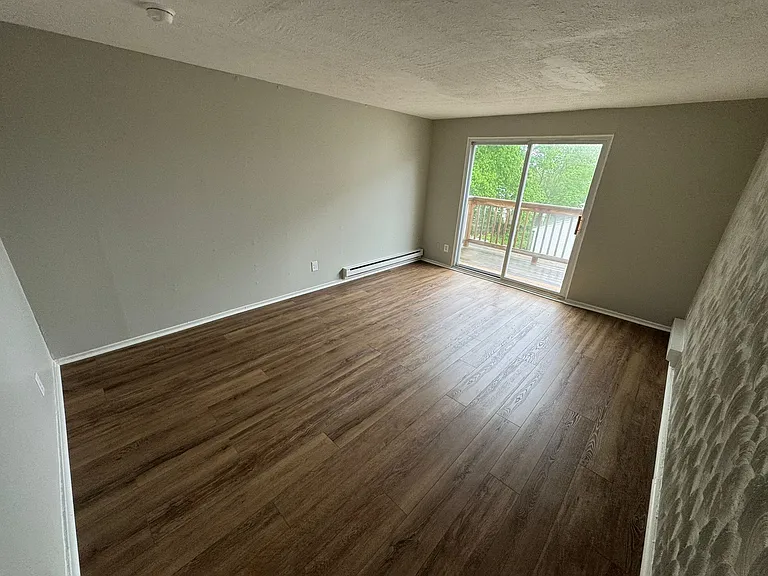 61 Warwick St #8A — Photo 2