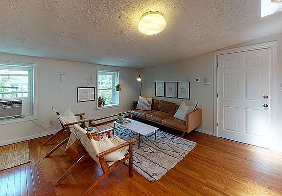 4th image of 30 Douglass St APT 3