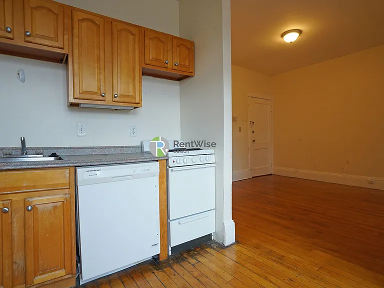 1212 Commonwealth ave — Photo 6
