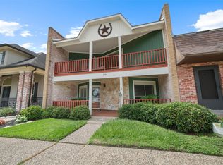 2504 Country Club Dr, Pearland, TX 77581