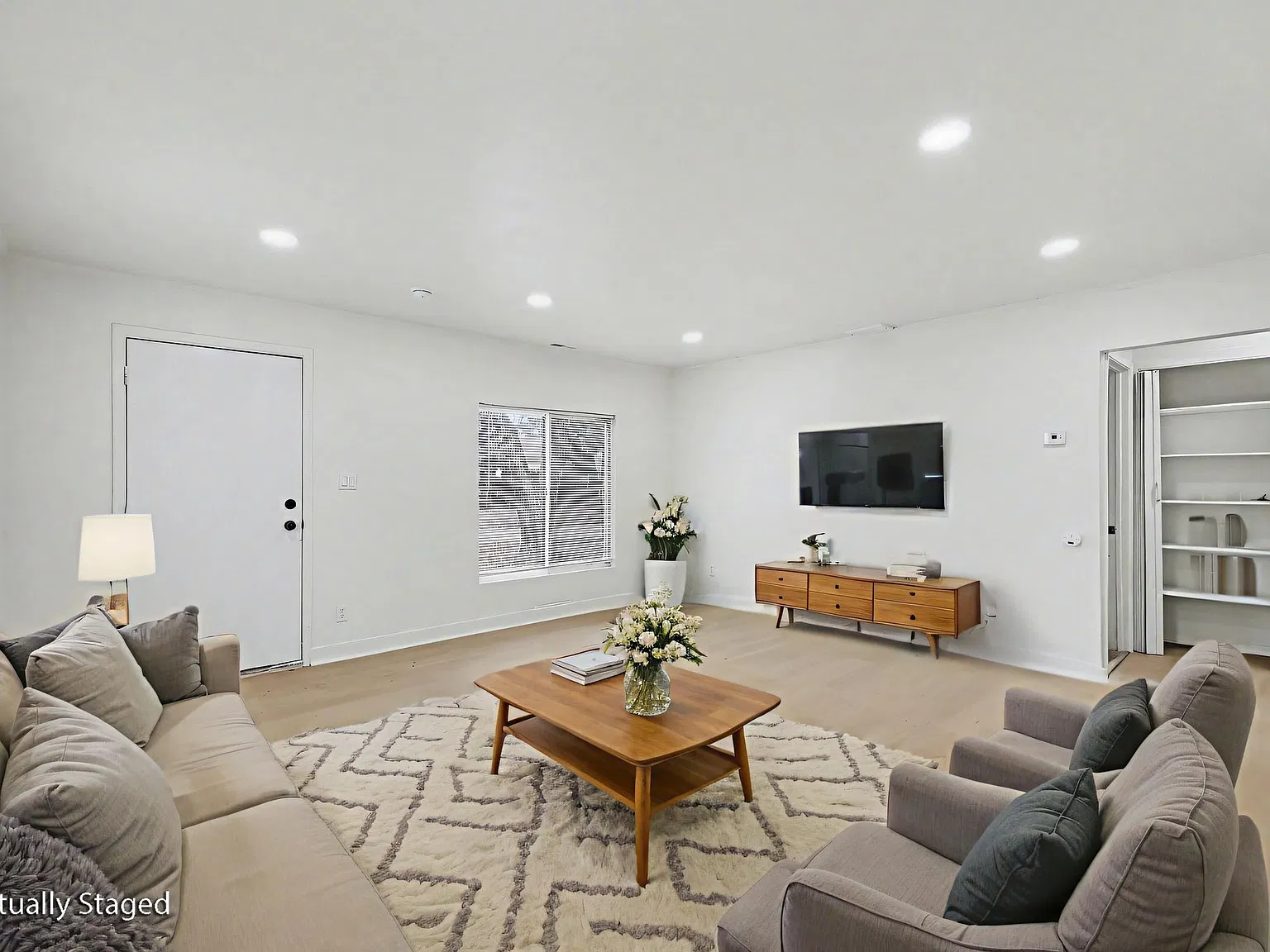 2 bed, 900 sqft, $1,450 — Photo 3