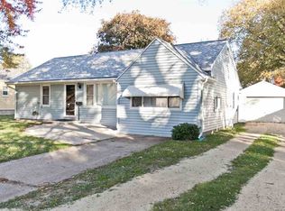1120 34th St NE, Cedar Rapids, IA 52402