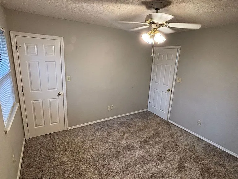 3327 N Detroit Ave — Photo 16