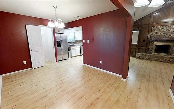 5th image of 207 Wilcoxson St