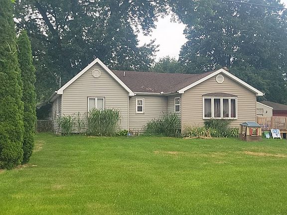 3rd image of 55113 Sundown Rd