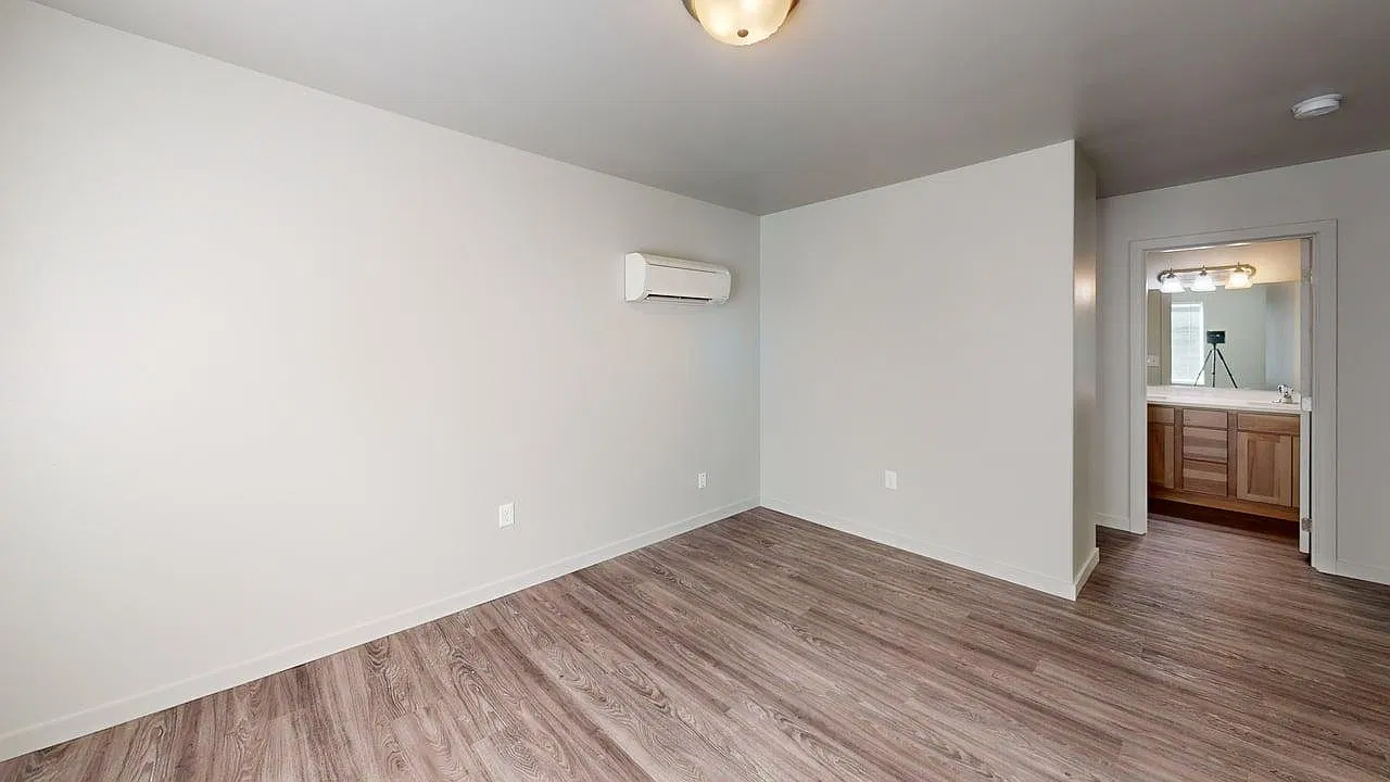 3 bed, 1400 sqft, $1,825 — Photo 2