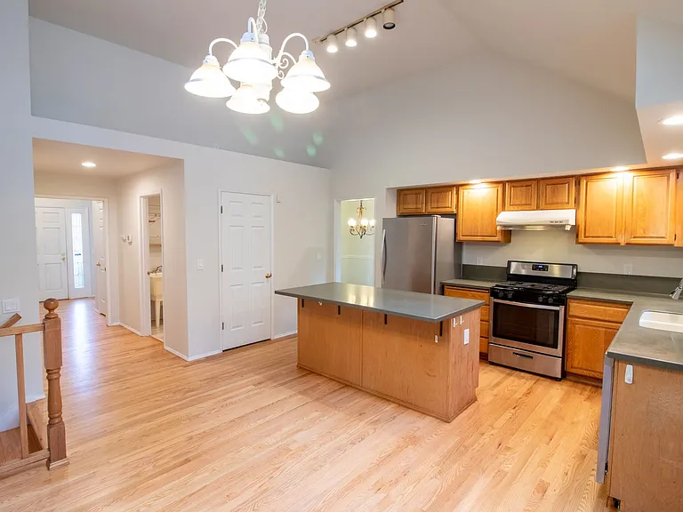 4113 238th Ct SE — Photo 5